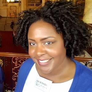 Meet your Posher, Alexis